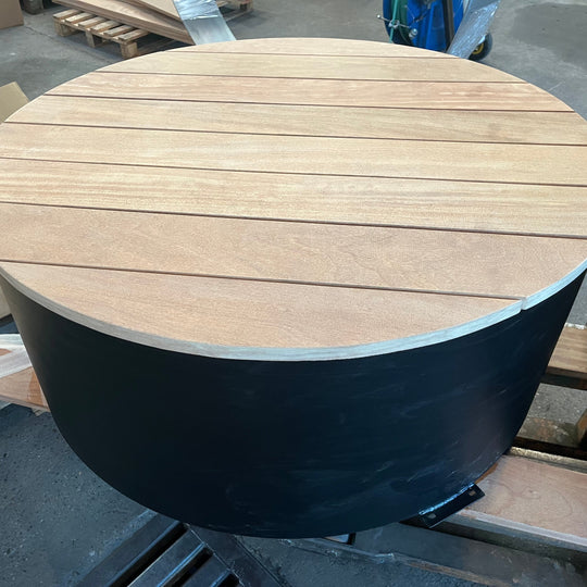 Rund benk/plattform pulverlakkert