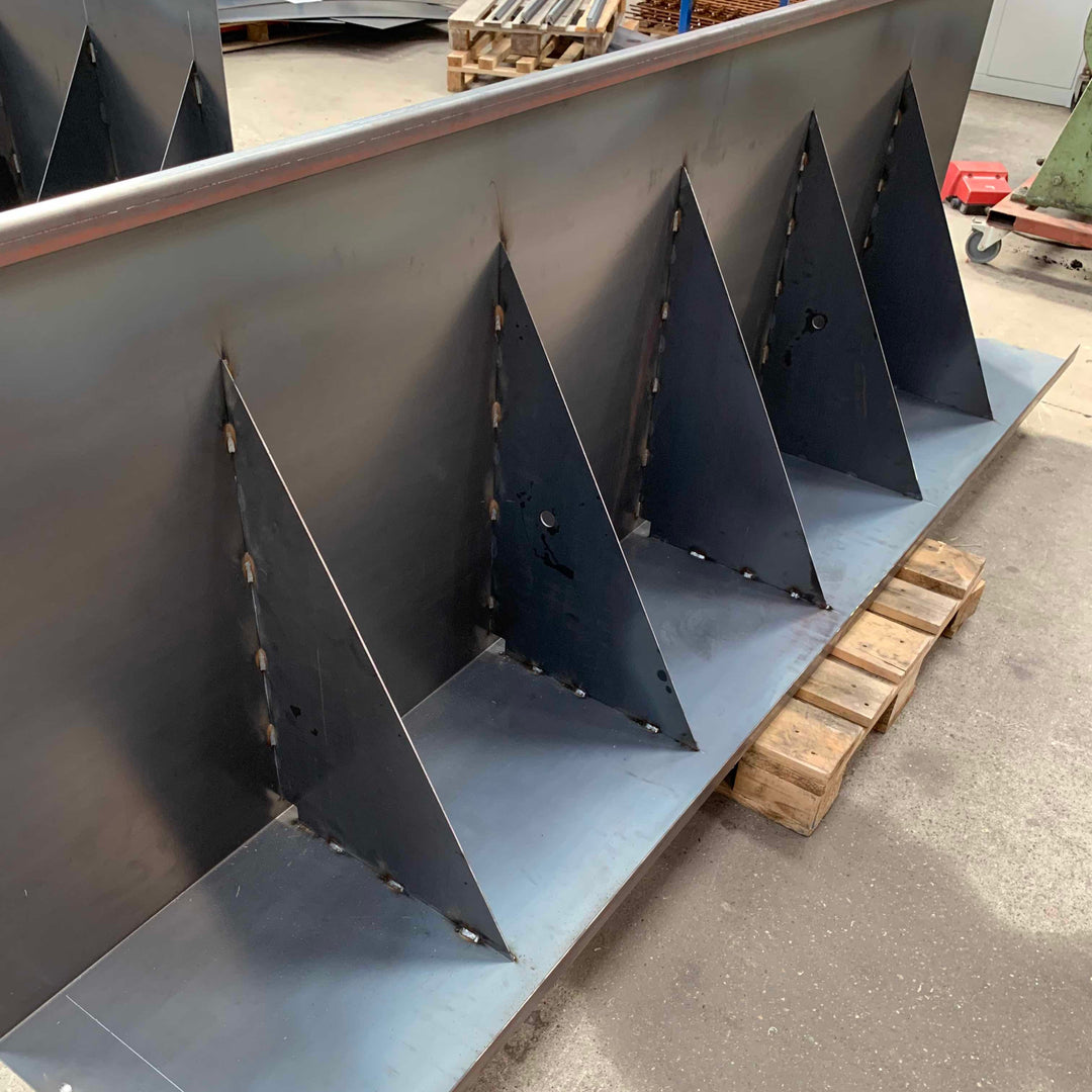 Spesialmål: Støttemur i cortenstål