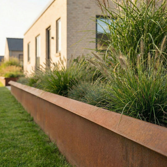 Bedkant med utvendig skrå kant i 3 mm cortenstål