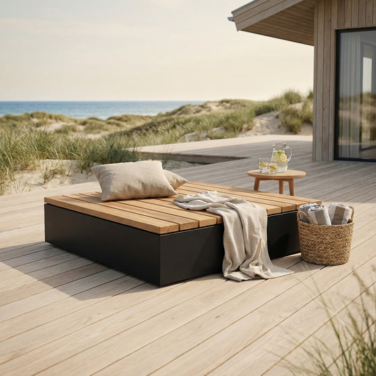 Kvadratisk benk/plattform, pulverlakkert