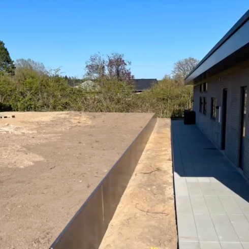 Spesialmål: Støttemur i cortenstål